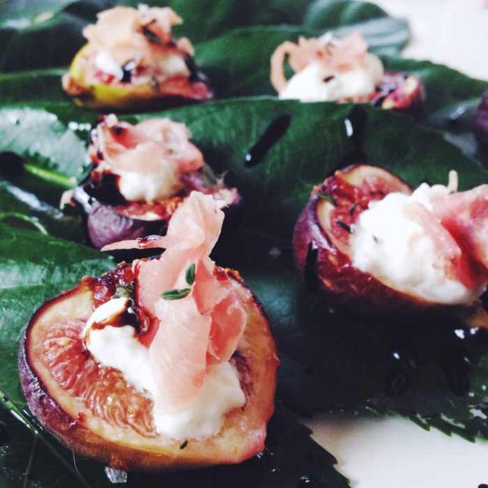 THYME ROASTED FIGS WITH BURRATA & PROSCIUTTO.