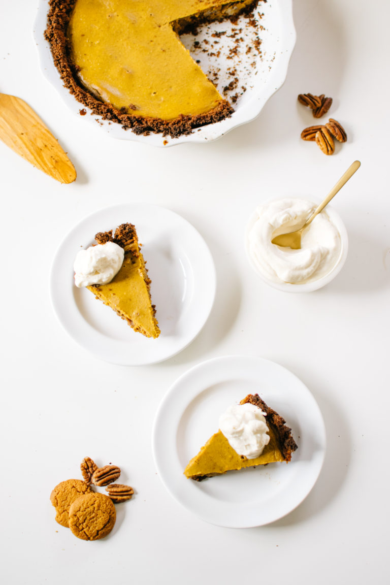 caramelized-pecan-pumpkin-pie-with-gingersnap-crust-kale-caramel