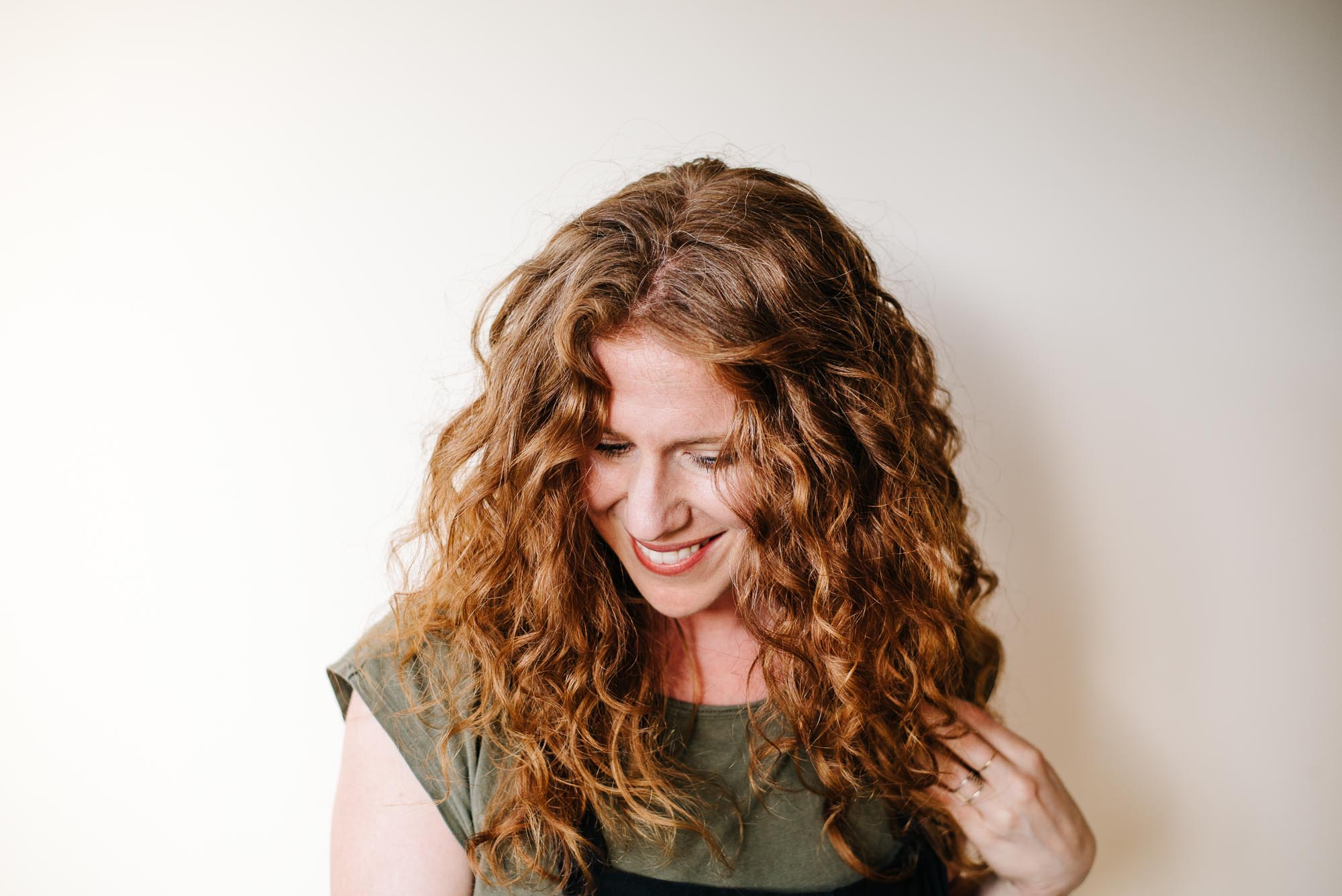 How To Style The Wavy Hair Of Your Dreams The Easy All Natural Way Kale Caramel