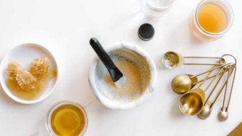 Honey & Vanilla Oatmeal Face Mask & Scrub – Supreme Skincare